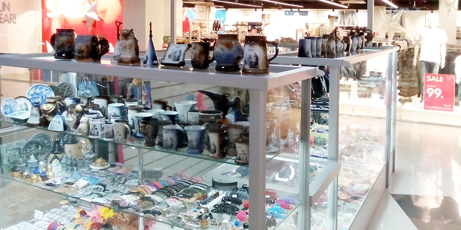 Изделия из керамики производства ООО 'СГ Керамика' занимают главное место на витринах сувенирных магазинов